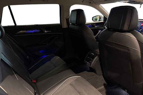 Volkswagen Passat 21 of 25