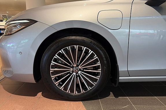 Volkswagen Passat 25 of 25