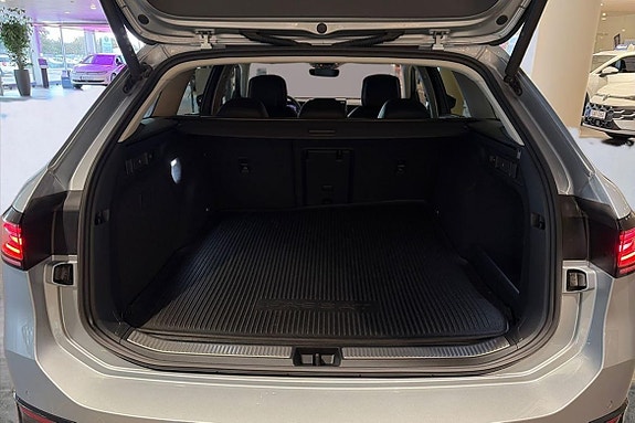 Volkswagen Passat 23 of 25