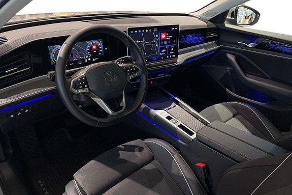 Volkswagen Passat 9 of 25