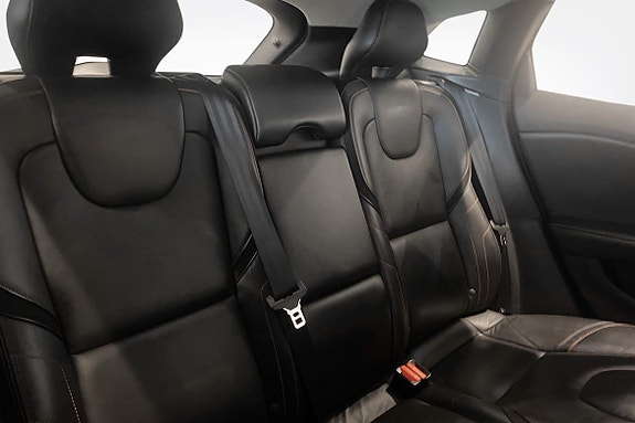 Volvo V40 Cross Country 10 of 10