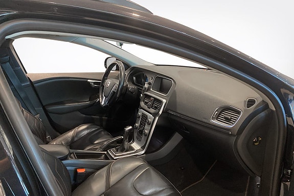 Volvo V40 Cross Country 9 of 10