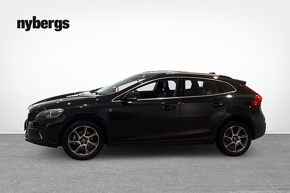 Volvo V40 Cross Country 2 of 10