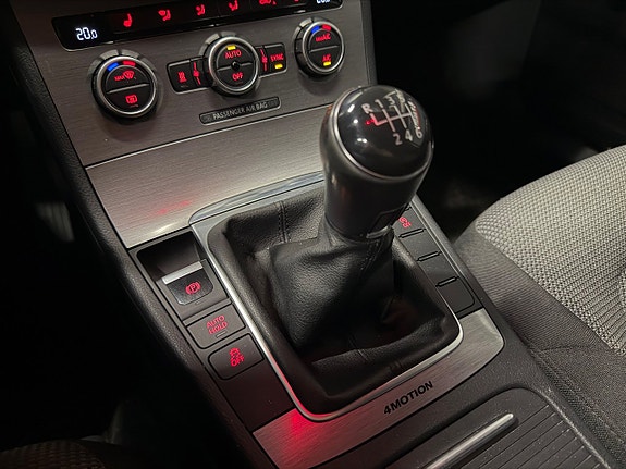 Volkswagen Passat 10 of 11