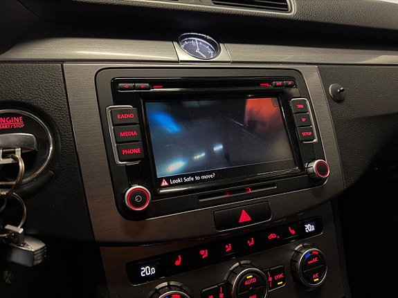 Volkswagen Passat 9 of 11