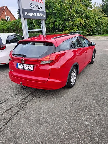 Honda Civic 2 of 9