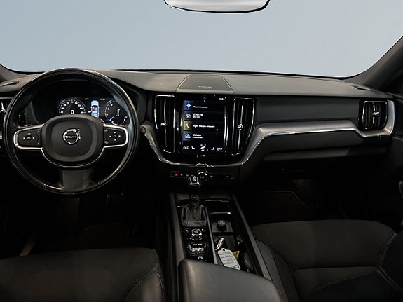 Volvo XC60 8 of 22