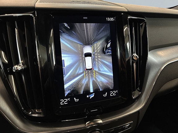 Volvo XC60 11 of 22