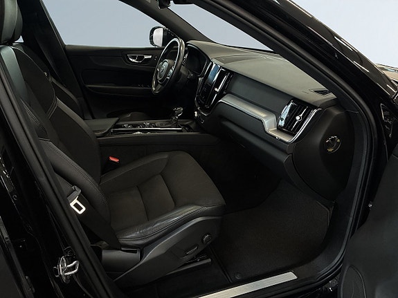Volvo XC60 10 of 22