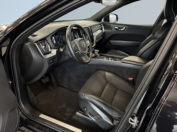 Volvo XC60 7 of 22