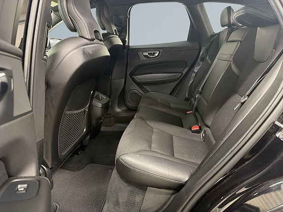 Volvo XC60 13 of 22