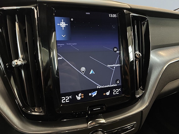 Volvo XC60 15 of 22