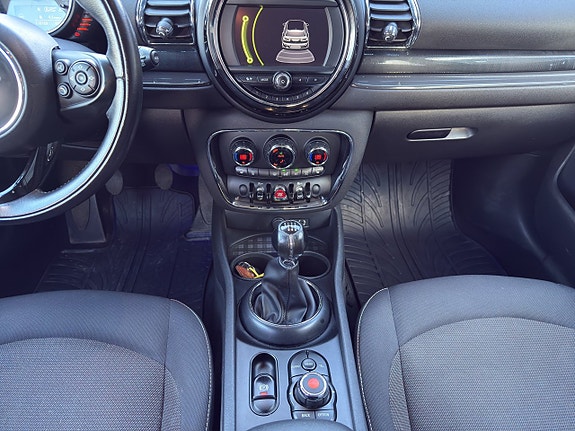 MINI Clubman Cooper D 17 of 19