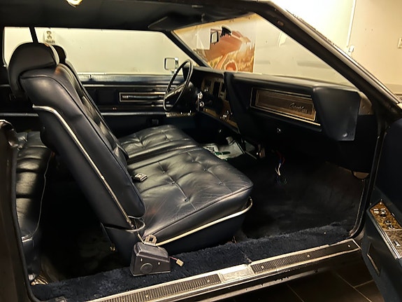 Lincoln Continental Mark IV 19 of 30