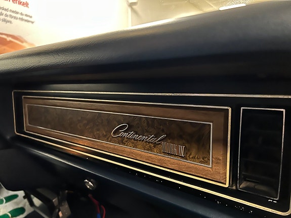 Lincoln Continental Mark IV 22 of 30