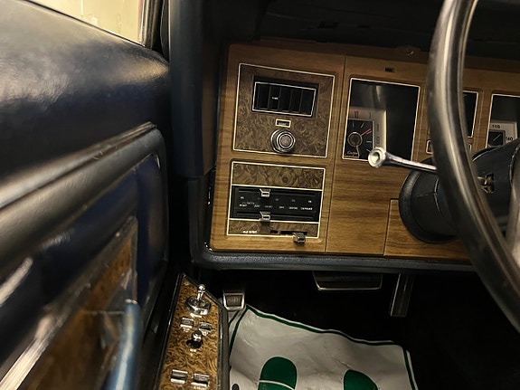 Lincoln Continental Mark IV 26 of 30
