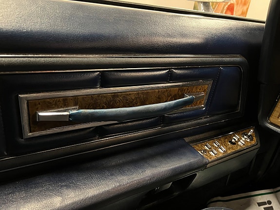 Lincoln Continental Mark IV 25 of 30