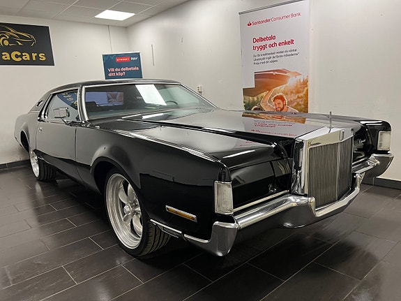 Lincoln Continental Mark IV 2 of 30
