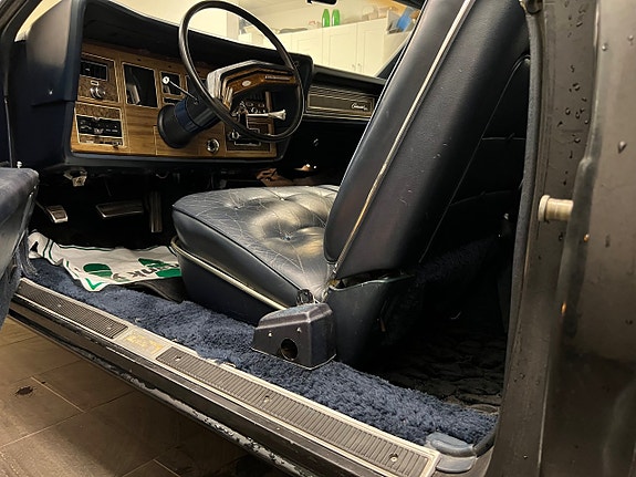 Lincoln Continental Mark IV 28 of 30