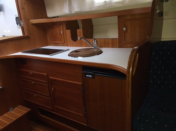 Marex 290 Suncruiser Volvo Penta KAD300/DP-G 5 of 5