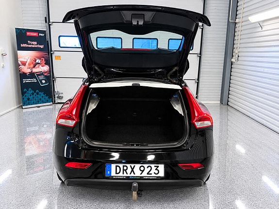 Volvo V40 8 of 13