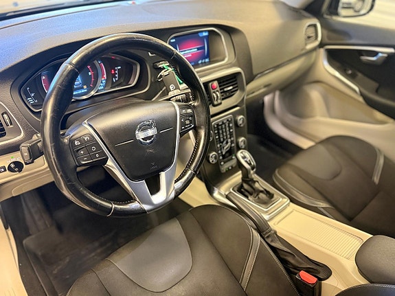 Volvo V40 10 of 13
