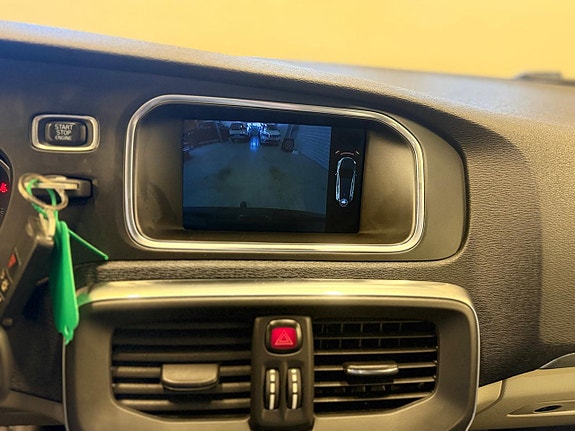 Volvo V40 12 of 13