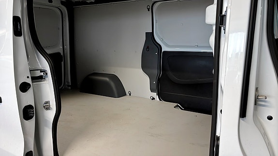 Renault Trafic 5 of 11