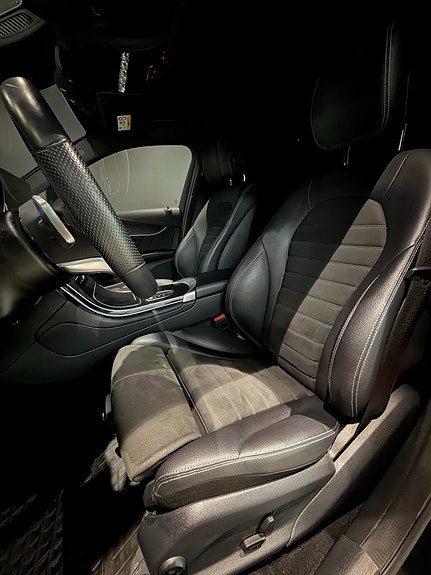 Mercedes-Benz GLC300 de 10 of 16
