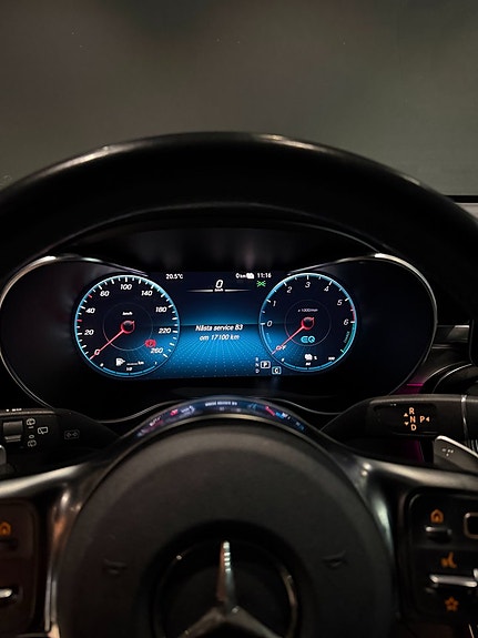Mercedes-Benz GLC300 de 12 of 16