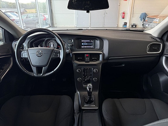 Volvo V40 10 of 19