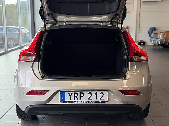 Volvo V40 19 of 19