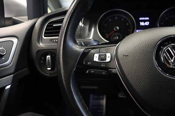 Volkswagen Golf Alltrack 9 of 17