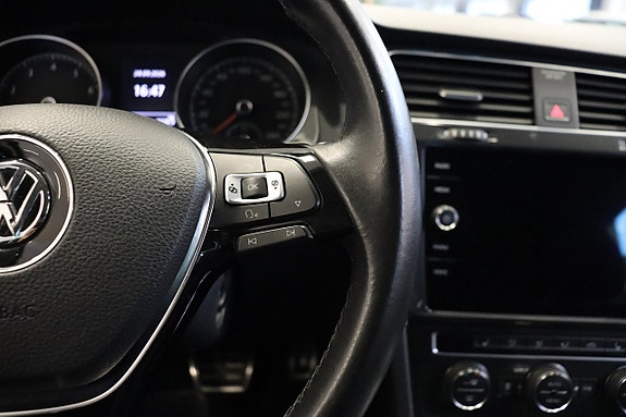 Volkswagen Golf Alltrack 10 of 17