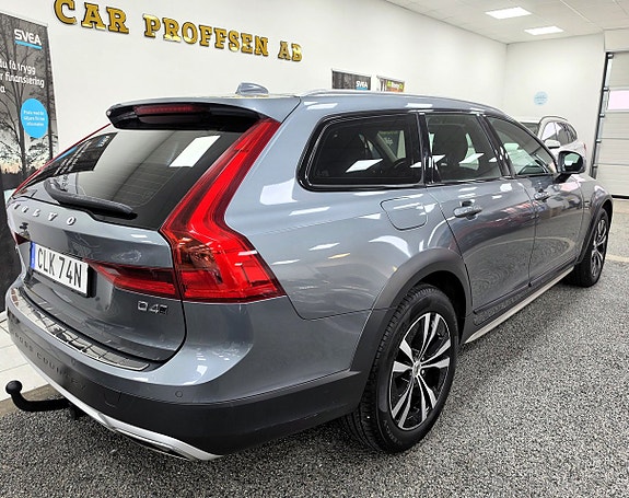 Volvo V90 Cross Country 3 of 21