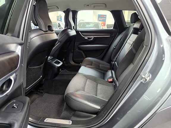 Volvo V90 Cross Country 8 of 21