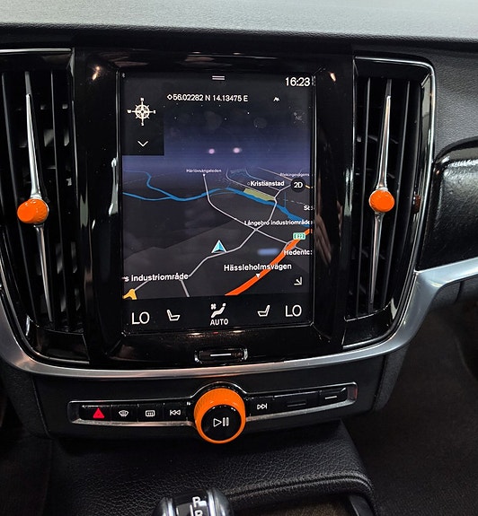 Volvo V90 Cross Country 14 of 21