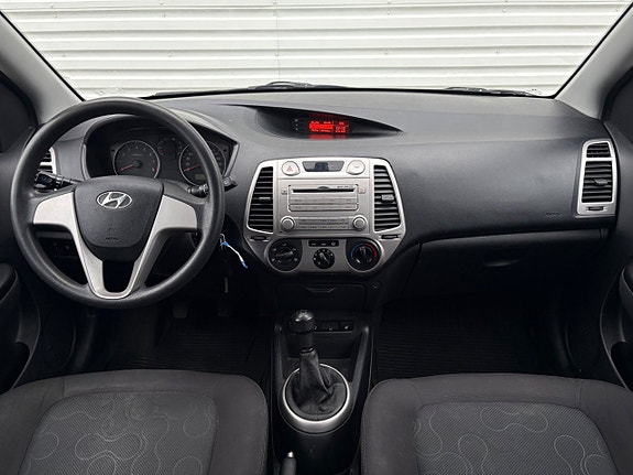 Hyundai i20 7 of 14