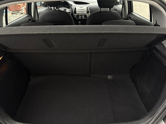 Hyundai i20 12 of 14