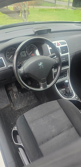 Peugeot 307 SW 8 of 9
