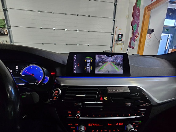 BMW 520d 9 of 17