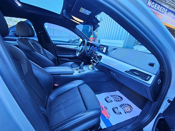 BMW 520d 11 of 17
