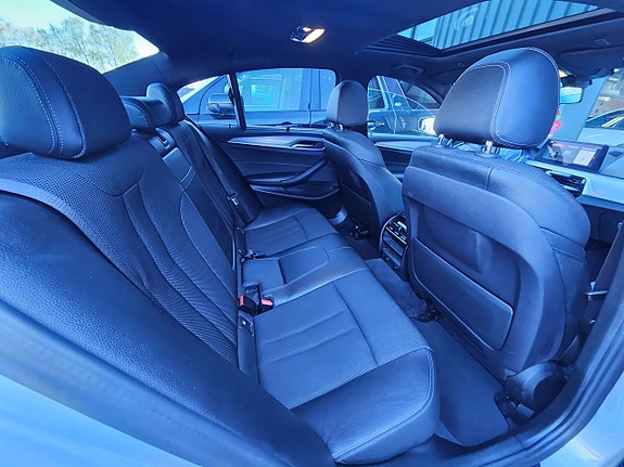 BMW 520d 15 of 17
