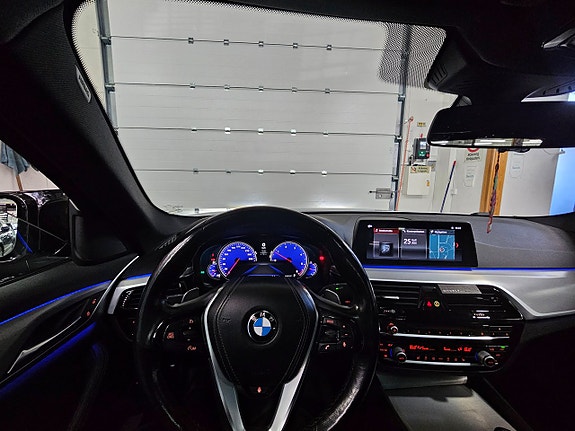 BMW 520d 8 of 17