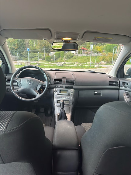 Toyota Avensis 5 of 6