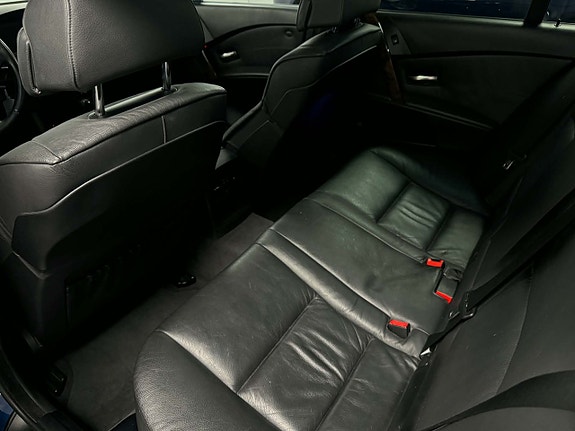 BMW 545i 20 of 22