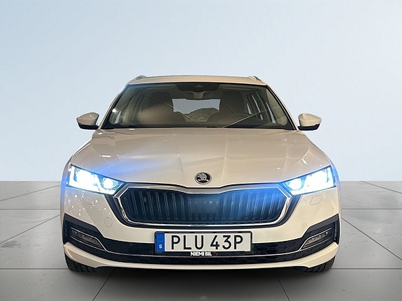 Skoda Octavia 2 of 18