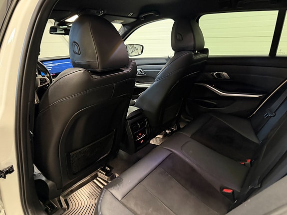 BMW 320d 17 of 22