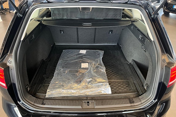 Volkswagen Passat 25 of 27