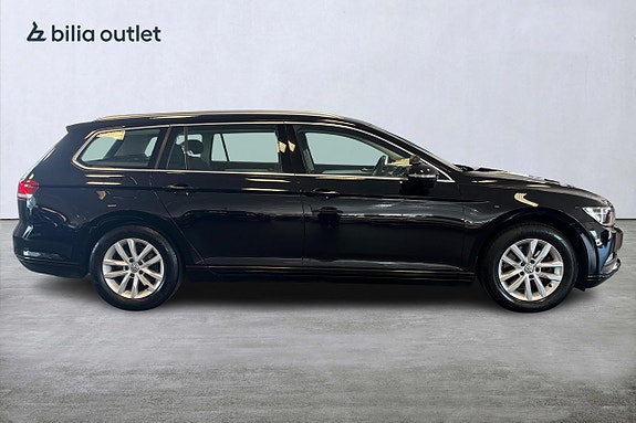 Volkswagen Passat 7 of 27